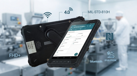 Voedselproductiemedewerker die een robuuste tablet gebruikt in een koelopslagruimte-2.jpg